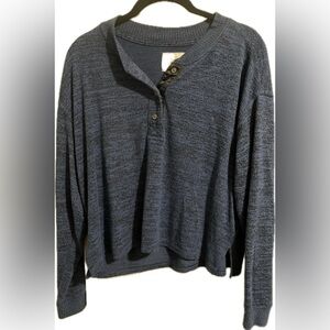 Abercrombie & Fitch Navy Knit Crop Top. Size Large. Fits as Medium/Large.